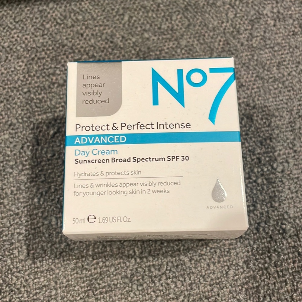 No7 beauty Protect & Perfect Intense Advanced Fragrance Free Day Cream SPF 30